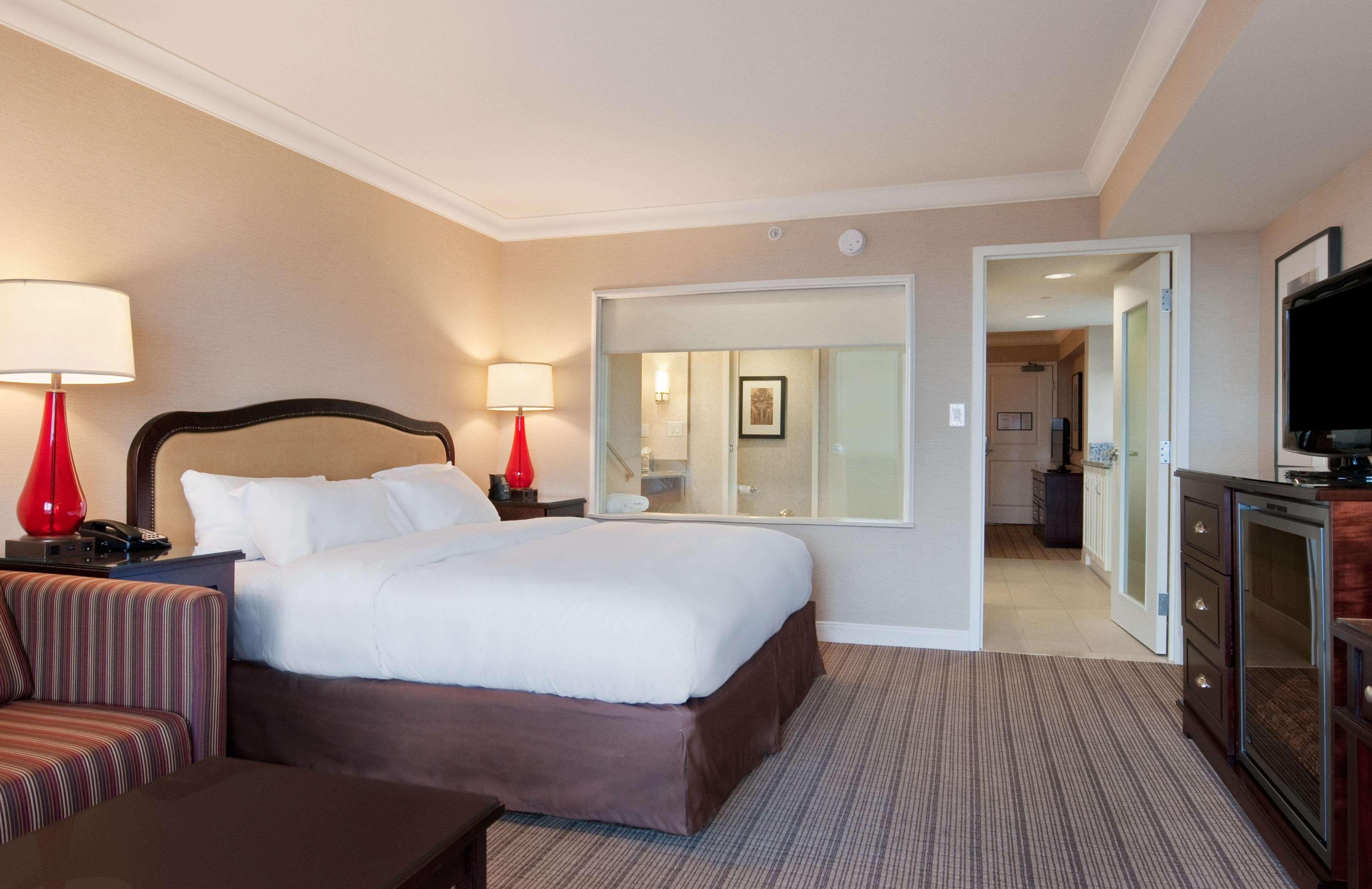 Hilton Falls/ Fallsview And 4* Niagara Falls