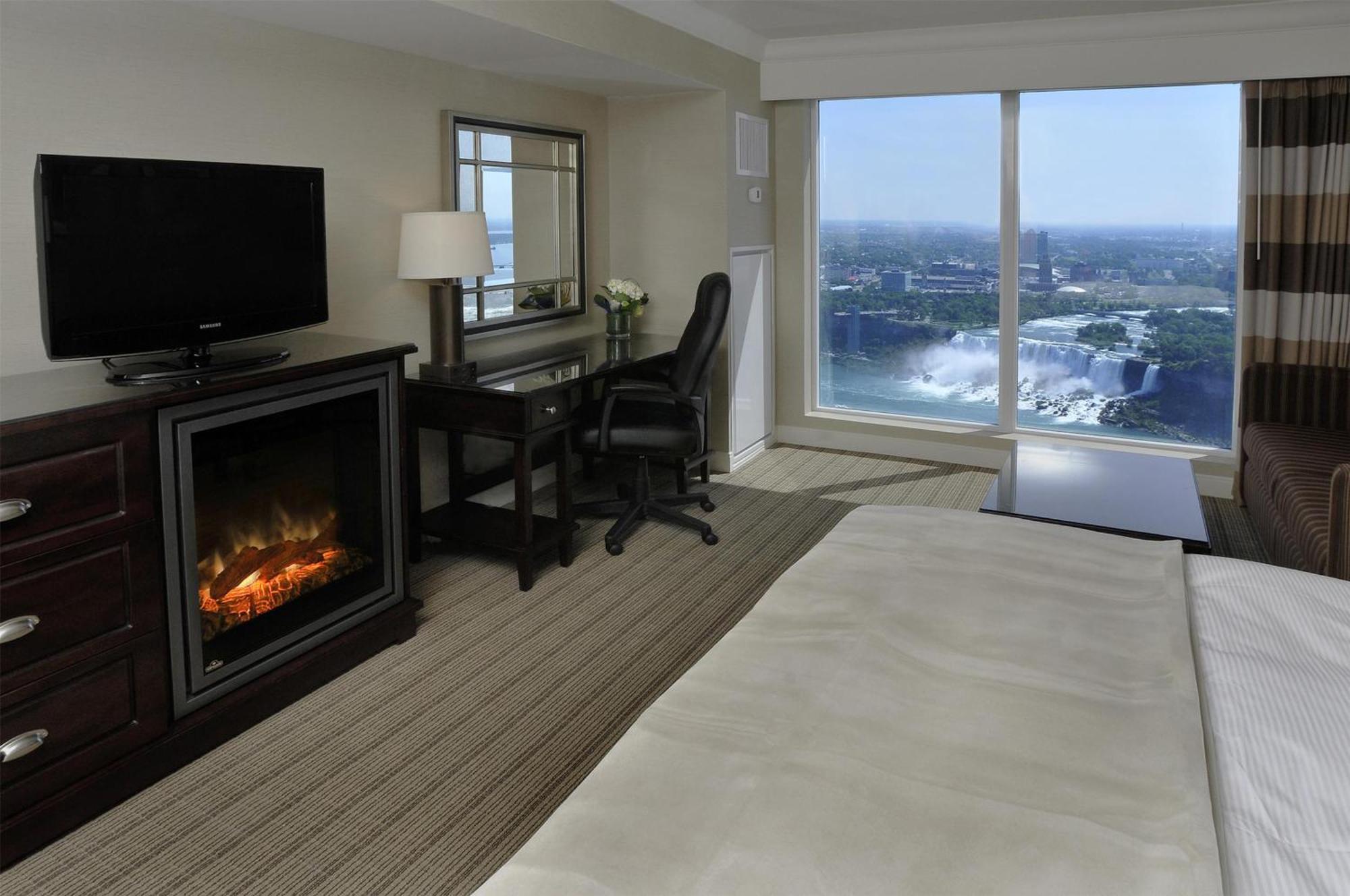 Hilton Falls/ Fallsview And 4*